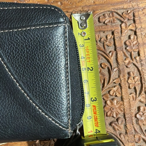 Leather wallet with floral satin lining - Picture 9 of 10